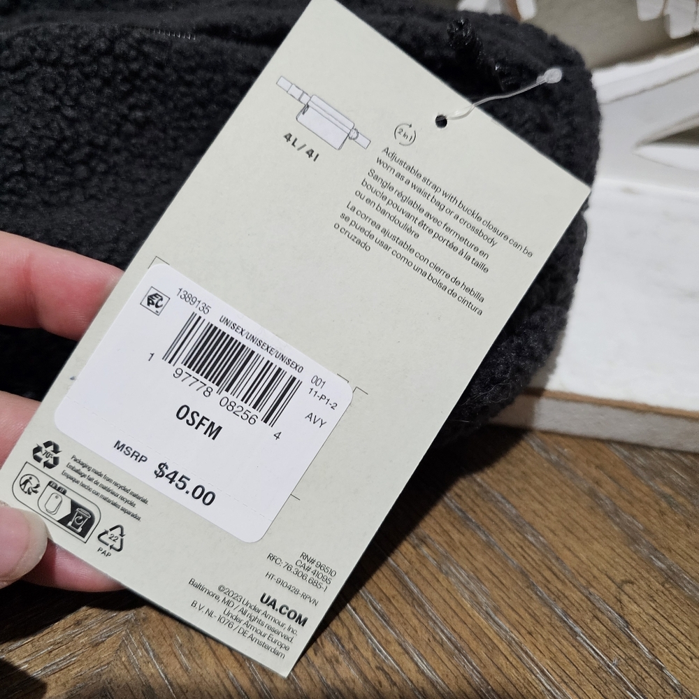 NEW Under Armour Sherpa Black Adjustabme Waist Bag/Crossbody OSFM - Picture 13 of 14